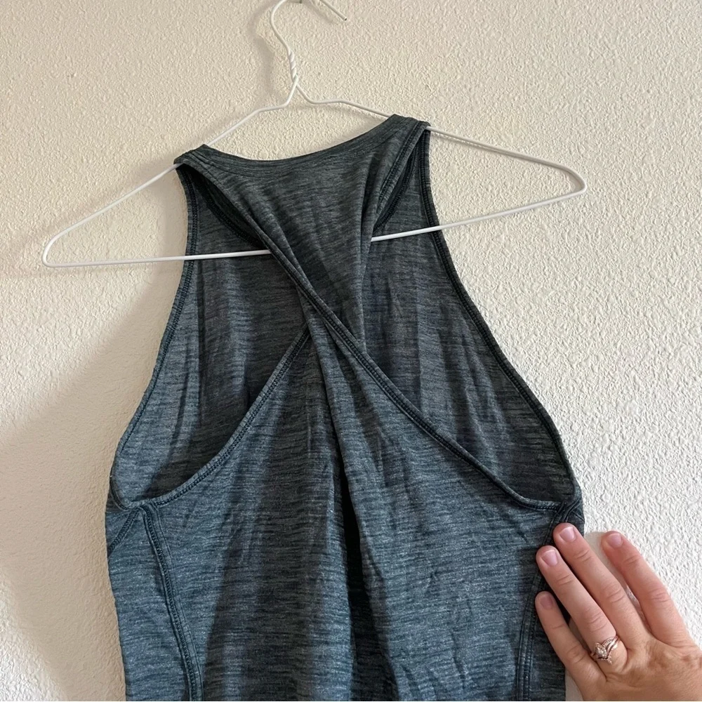 Lululemon Tank Top Uniform Blue Teal Heathered Green Criss Cross Back Size Small